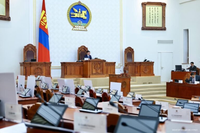 Г.Тэмүүлэнг сайдаар томилох чуулганы хуралдааныг 49 гишүүн тасалснаар хойшлогдлоо