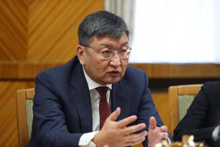 Я.Содбаатар: Засгийн газрыг огцруулна гэвэл намаас хөөнө